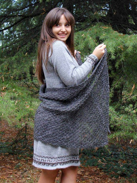 Minimalist-Womens-Alpaca-Shawls