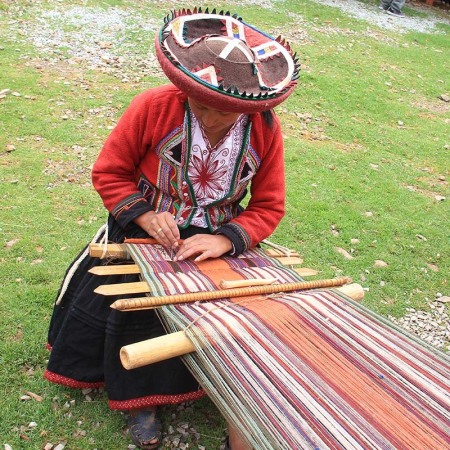 Peruvian-textiles-chinchero-weaver
