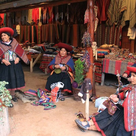 Peruvian-textiles-Chinchero-artisans-market