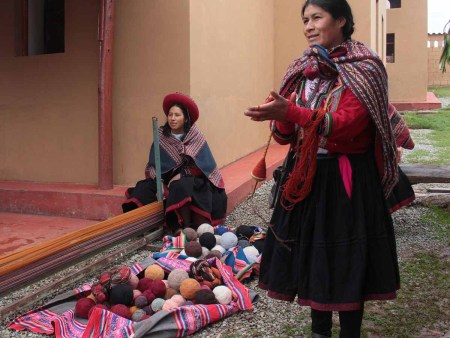 Ponchos-and-Artisans-LaMamita