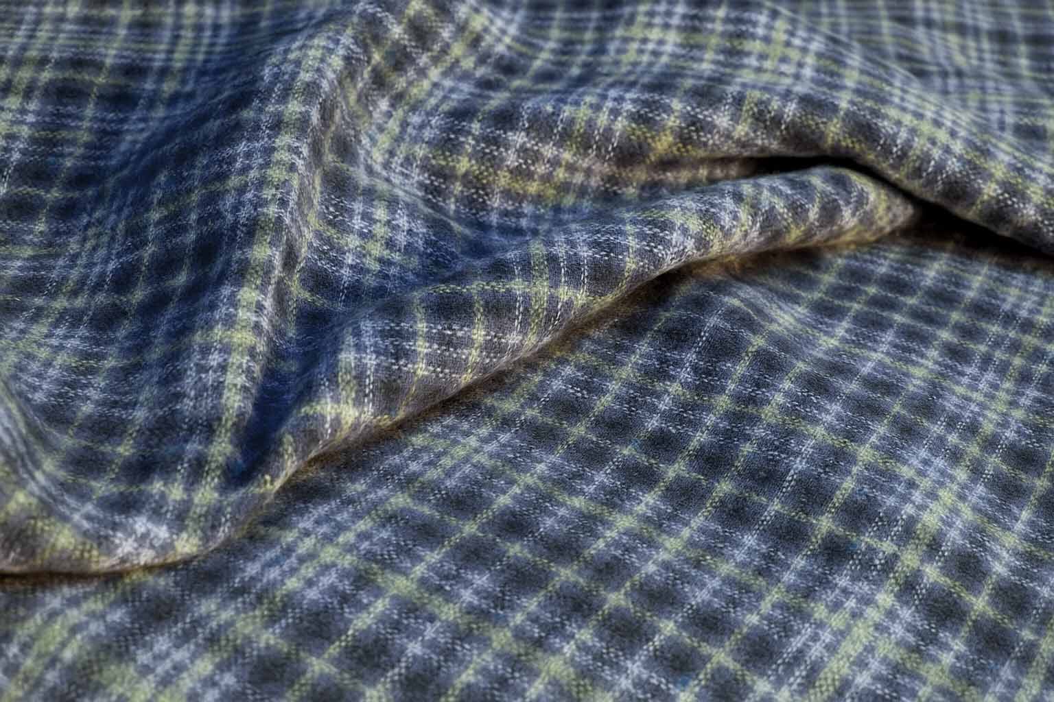 Winter wool skirts and tartan wool fabric Winter wool skirts and wool fabric