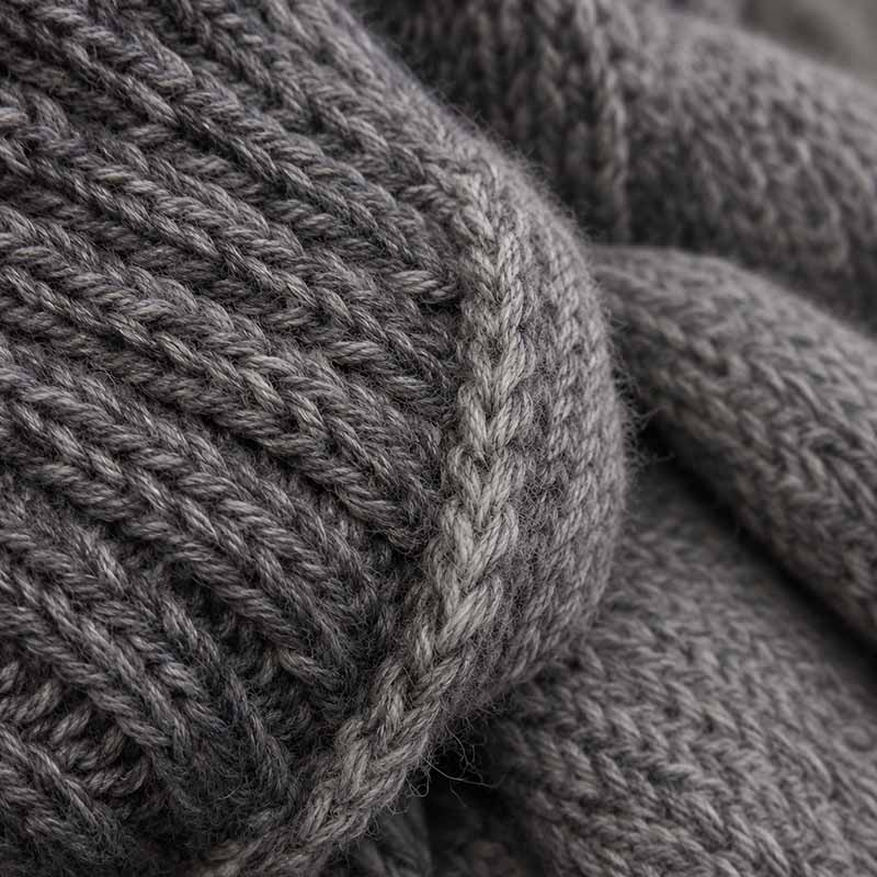 Alpaca knitwear: jumper with double 3/10 yarn Alpaca jumper made with double 3-10 yarn and a fuller knit
